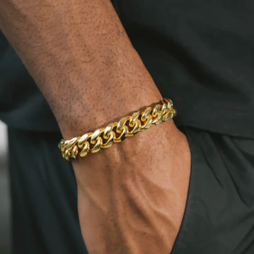 Thick classic bracelet in gold